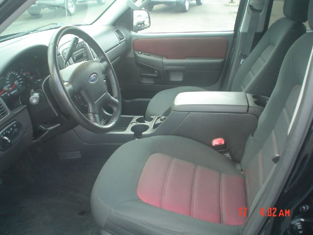 Ford Explorer 2005 photo 3