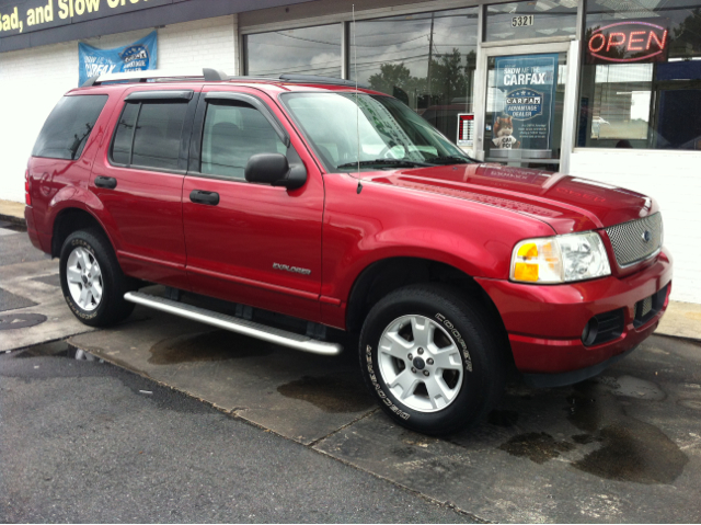 Ford Explorer 2005 photo 2