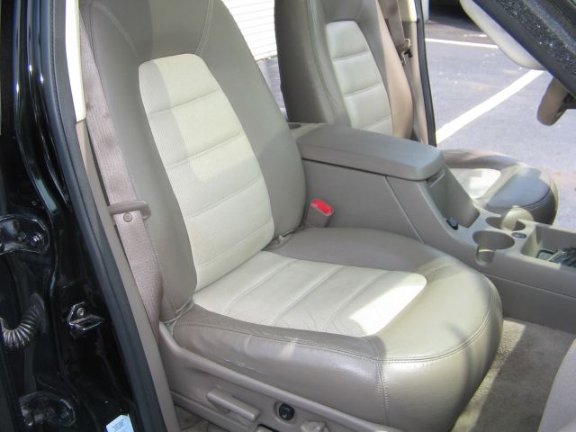 Ford Explorer 2005 photo 6