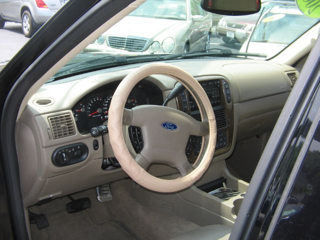 Ford Explorer 2005 photo 7