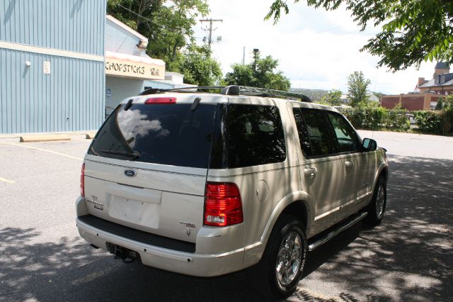 Ford Explorer 2005 photo 2
