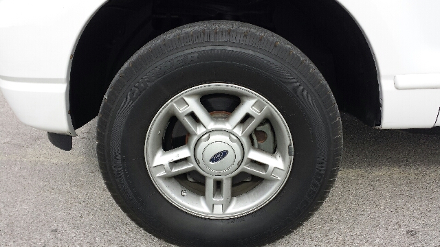 Ford Explorer 2005 photo 4