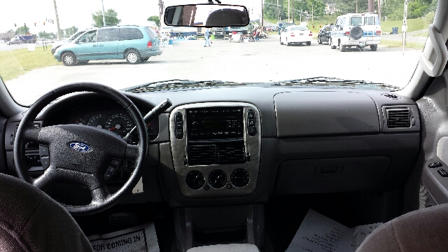 Ford Explorer 2005 photo 6