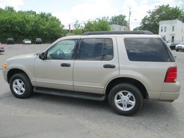 Ford Explorer 2005 photo 12