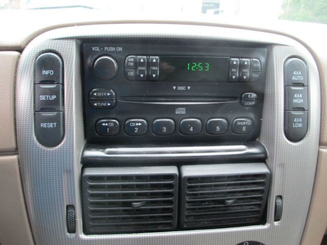 Ford Explorer 2005 photo 6