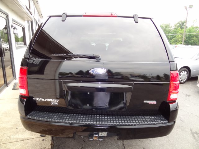 Ford Explorer 2005 photo 3