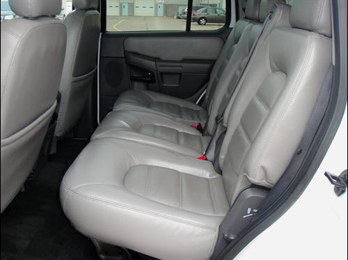 Ford Explorer 2005 photo 2