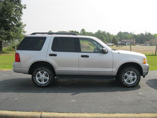 Ford Explorer 2005 photo 1