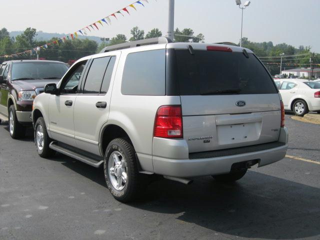 Ford Explorer 2005 photo 3