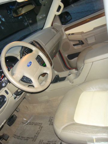 Ford Explorer 2005 photo 10
