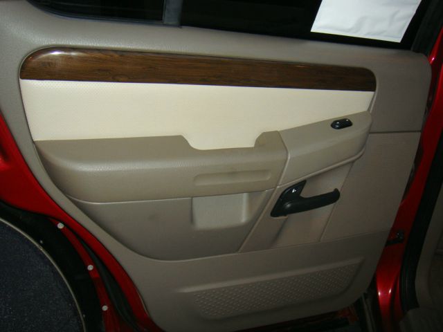 Ford Explorer 2005 photo 3
