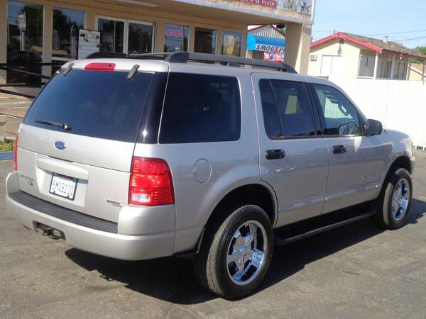Ford Explorer 2005 photo 4