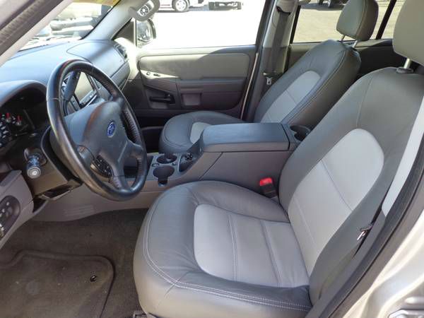Ford Explorer 2005 photo 5
