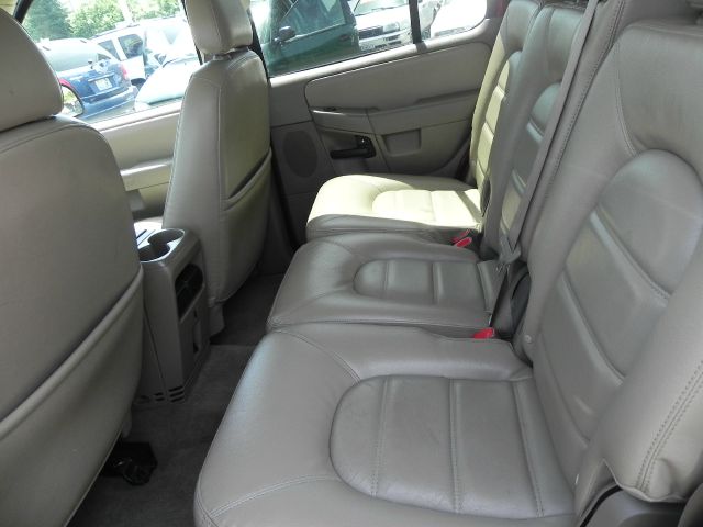 Ford Explorer 2005 photo 3
