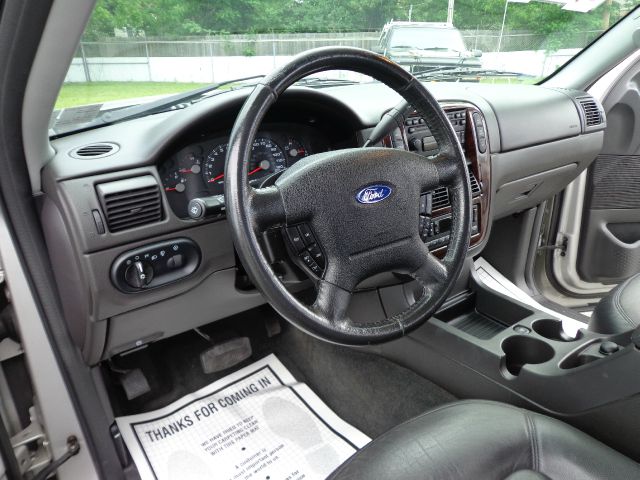 Ford Explorer 2005 photo 12