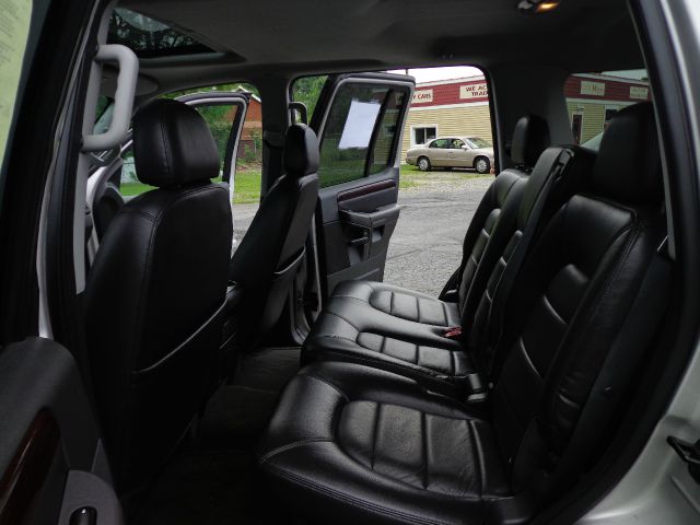 Ford Explorer 2005 photo 18