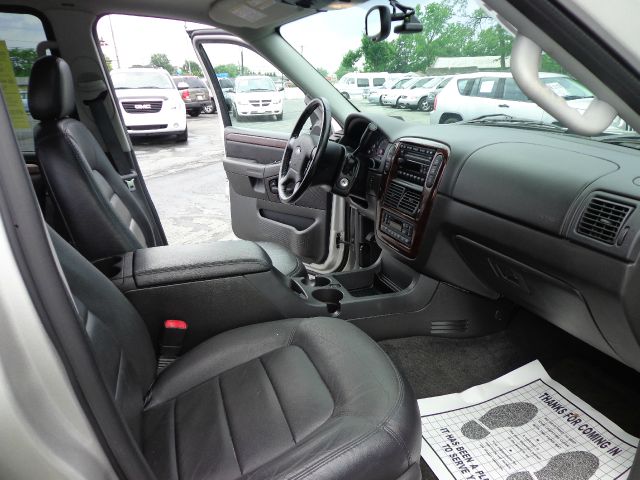 Ford Explorer 2005 photo 3