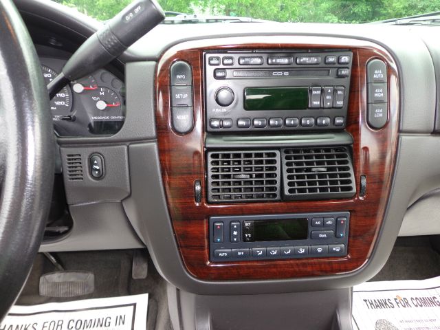 Ford Explorer 2005 photo 8