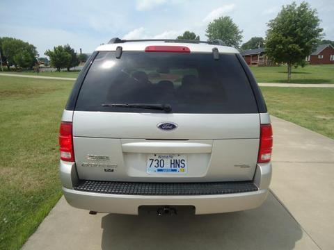 Ford Explorer 2005 photo 2