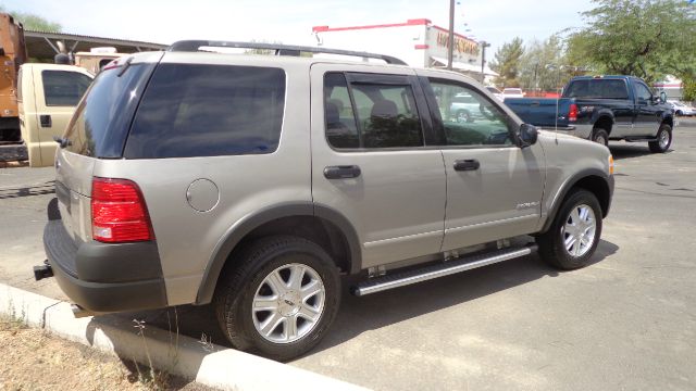 Ford Explorer 2005 photo 2