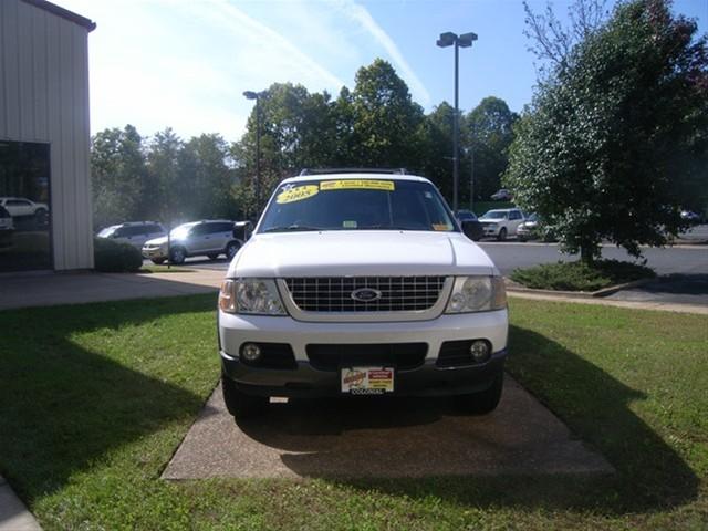 Ford Explorer 2005 photo 2