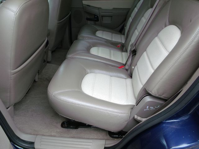 Ford Explorer 2005 photo 15