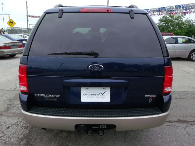 Ford Explorer 2005 photo 3