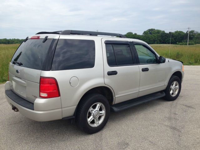 Ford Explorer 2005 photo 1