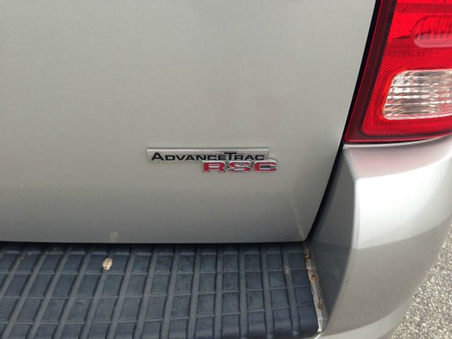 Ford Explorer 2005 photo 2