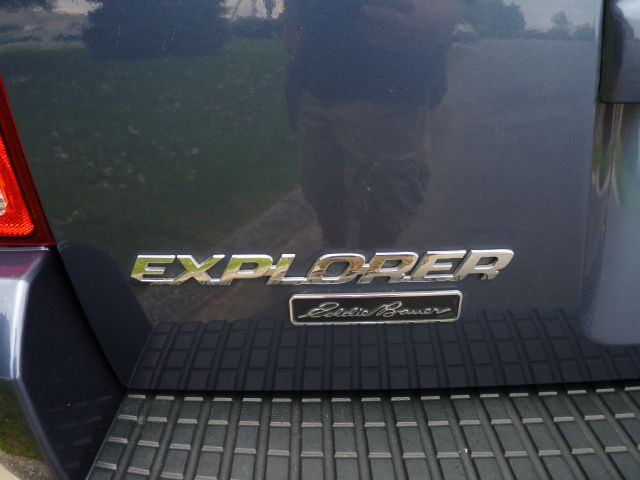 Ford Explorer 2005 photo 12