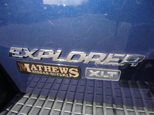 Ford Explorer 2005 photo 2