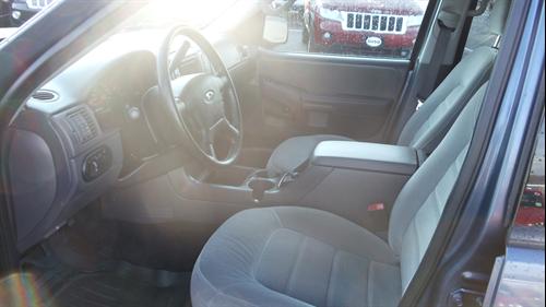 Ford Explorer 2005 photo 3
