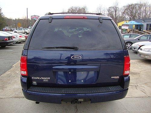 Ford Explorer 2005 photo 2