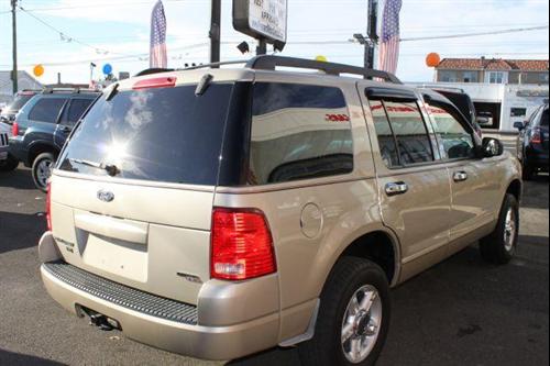 Ford Explorer 2005 photo 3