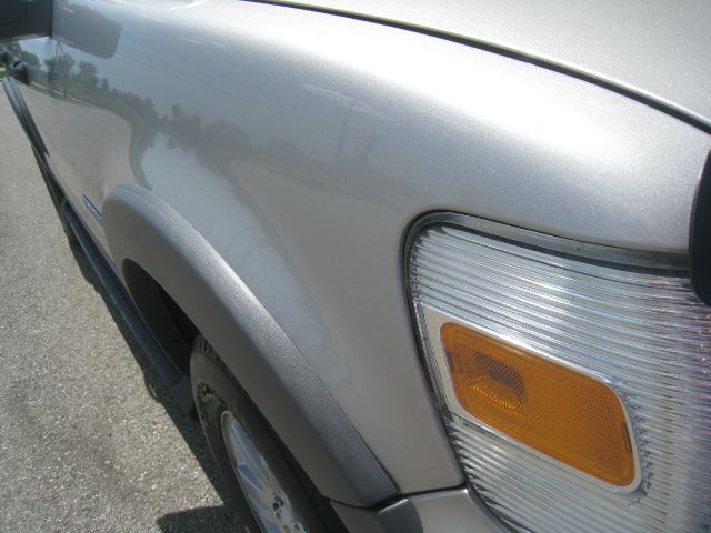 Ford Explorer 2006 photo 17