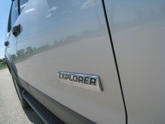 Ford Explorer 2006 photo 18