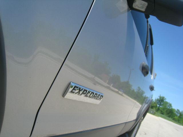 Ford Explorer 2006 photo 2