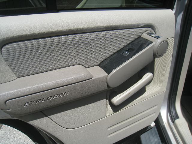 Ford Explorer 2006 photo 27