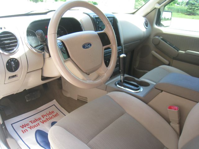 Ford Explorer 2006 photo 28