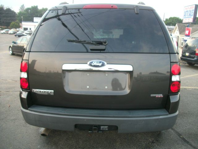 Ford Explorer 2006 photo 2