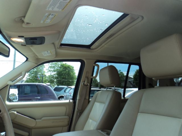 Ford Explorer 2006 photo 25