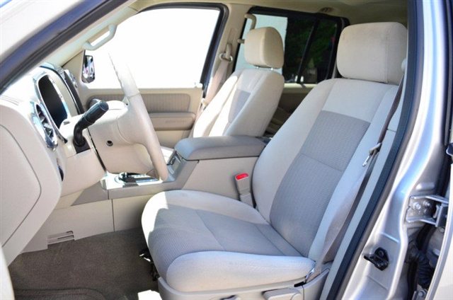 Ford Explorer 2006 photo 2