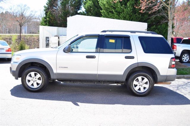 Ford Explorer 2006 photo 3