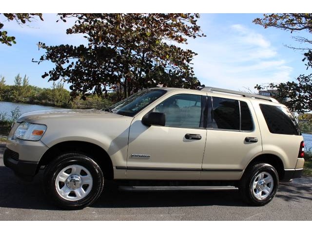 Ford Explorer 2006 photo 1