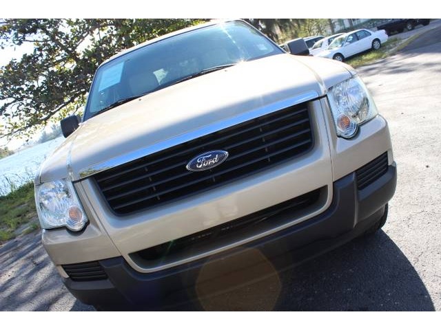 Ford Explorer 2006 photo 2