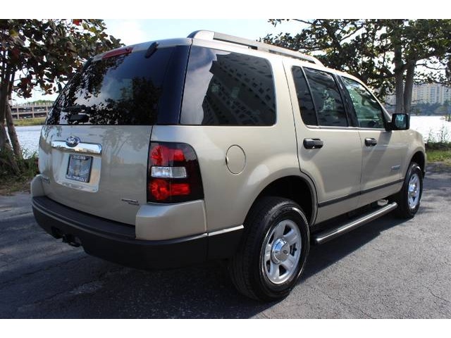 Ford Explorer 2006 photo 3