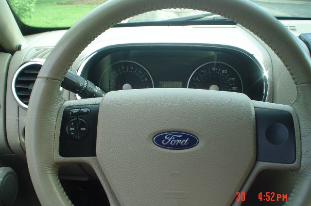 Ford Explorer 2006 photo 13