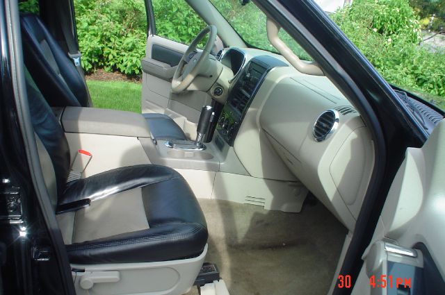 Ford Explorer 2006 photo 14