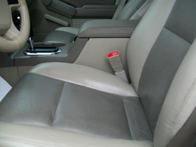Ford Explorer 2006 photo 2