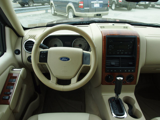 Ford Explorer 2006 photo 1